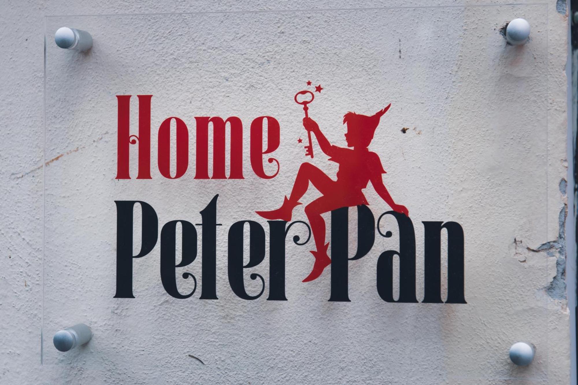 Home Peterpan, B&B Direttamente Sulla Piazza Casal Fiumanese Ngoại thất bức ảnh