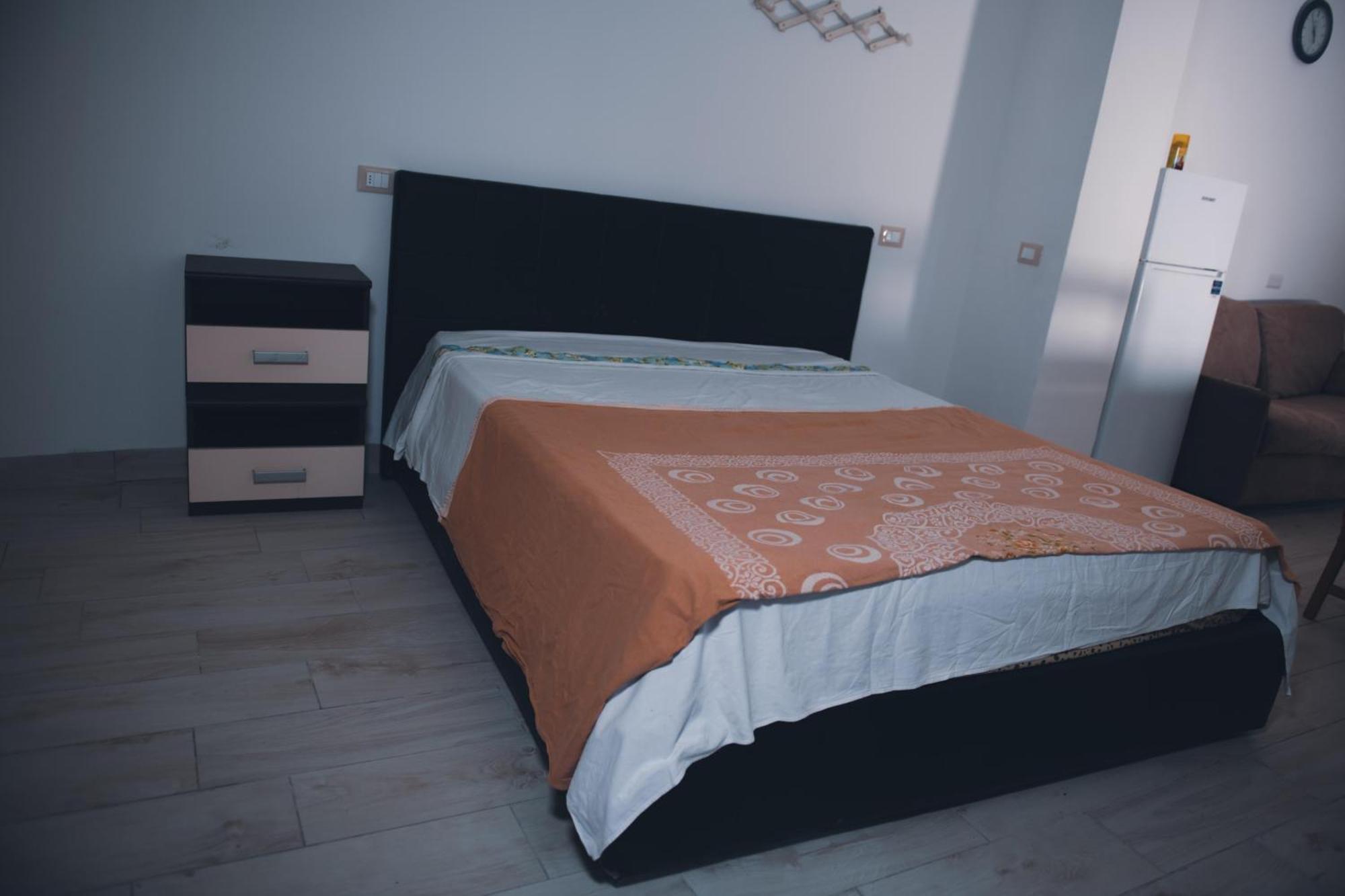 Home Peterpan, B&B Direttamente Sulla Piazza Casal Fiumanese Ngoại thất bức ảnh