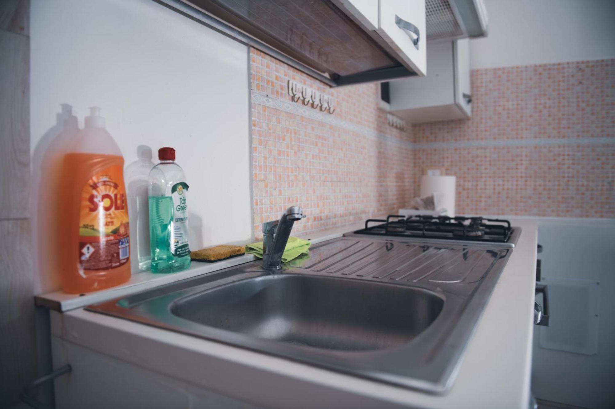 Home Peterpan, B&B Direttamente Sulla Piazza Casal Fiumanese Ngoại thất bức ảnh
